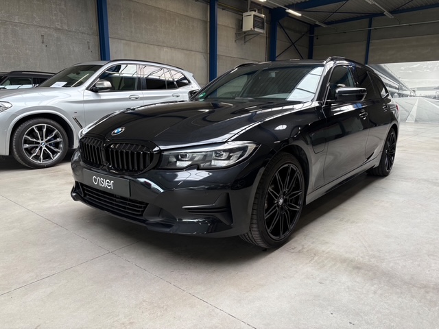 BMW 330e Touring